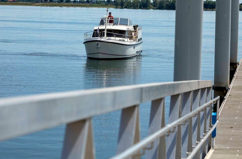 Bootvakantie: aanlegplaatsen, overnachtingen en lokale bezienswaardigheden